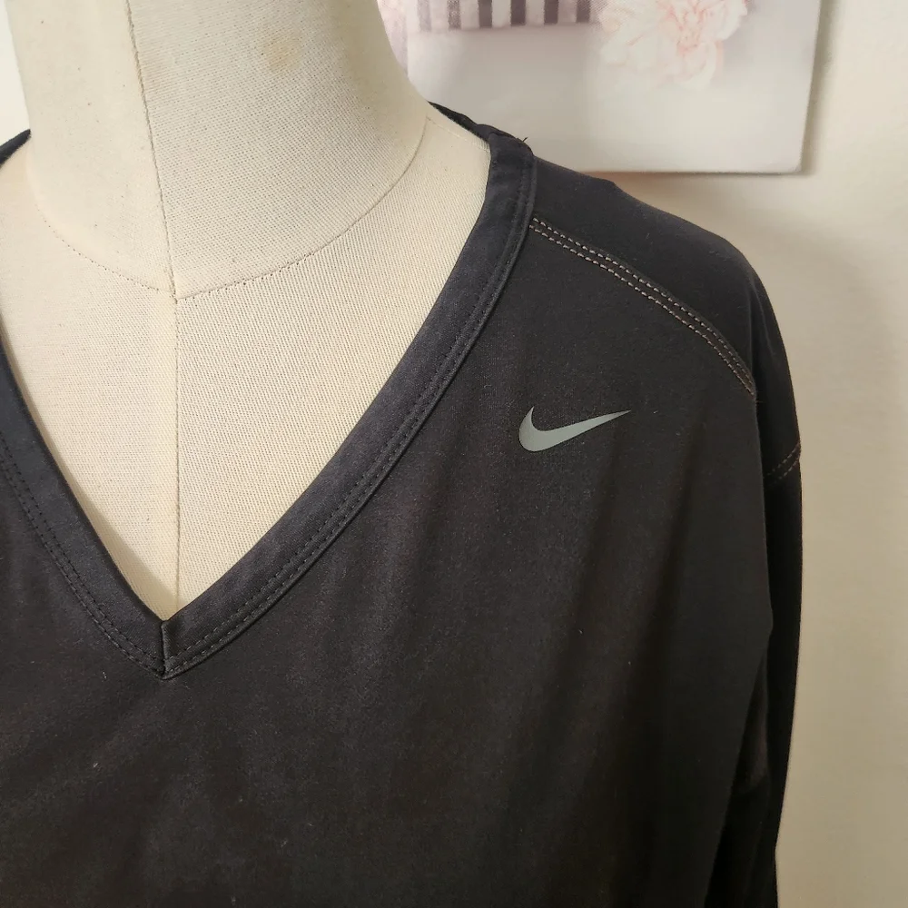 ❤️ NIKE womans active dry fit shirt size L